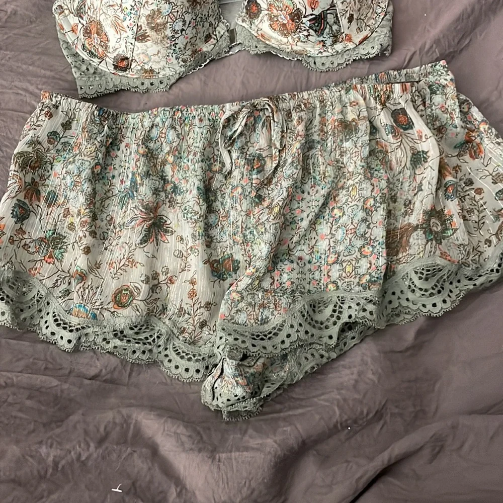 Victoria Secrect Bra/Short Set - Picture 2 of 5